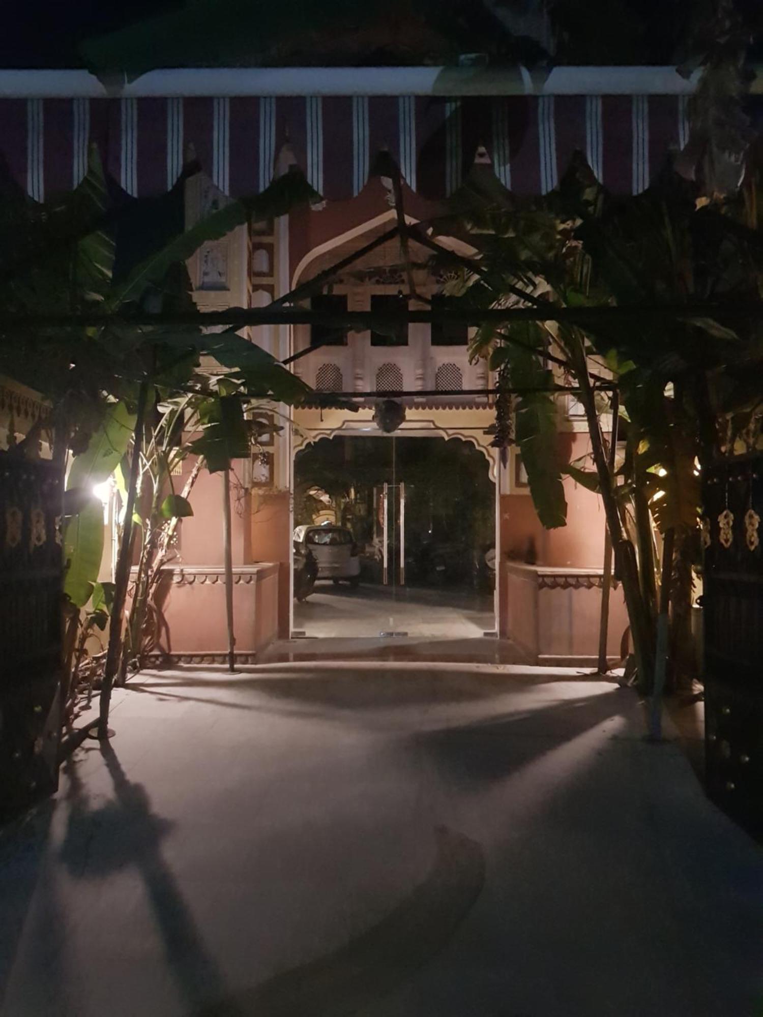 Sureli Haveli Apartment Джайпур Стая снимка