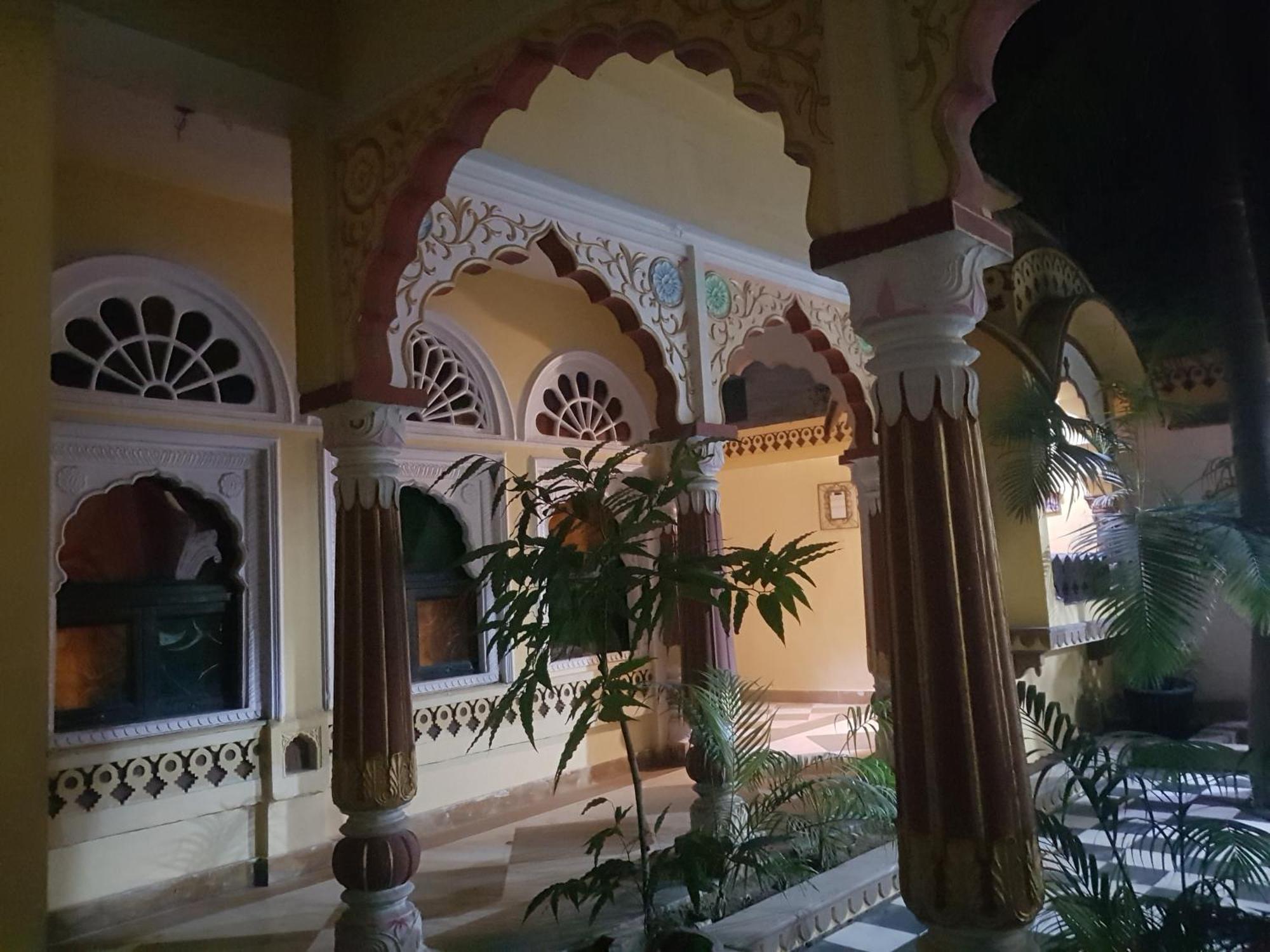 Sureli Haveli Apartment Джайпур Стая снимка